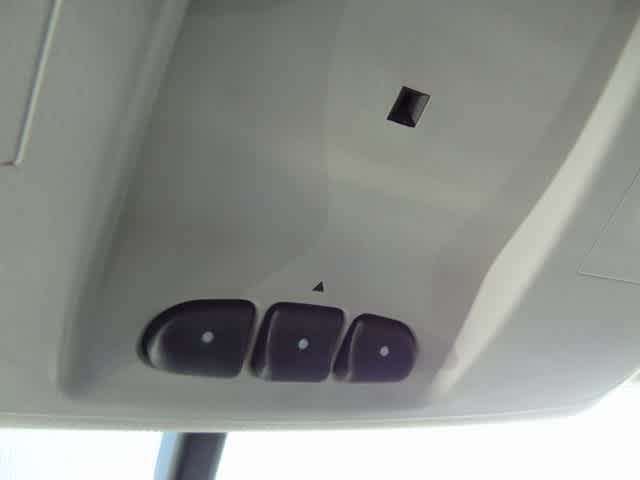 Thumbnail: 2015 Chevrolet Traverse - 18