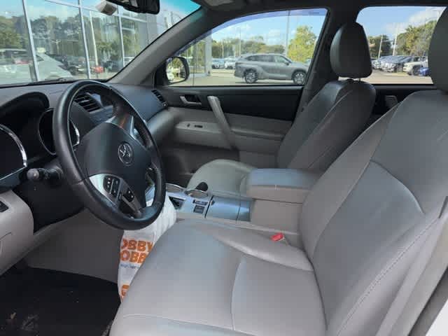 Thumbnail: 2011 Toyota Highlander - 8