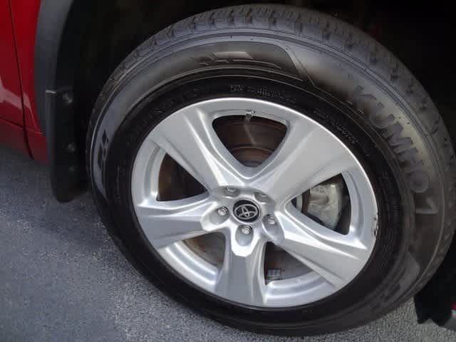 Thumbnail: 2023 Toyota Highlander - 15