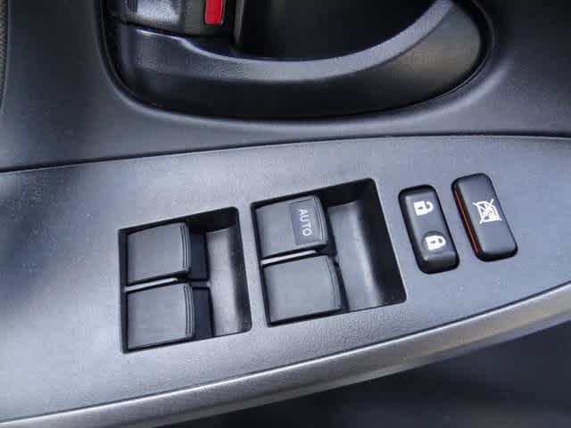 Thumbnail: 2012 Toyota RAV4 - 9