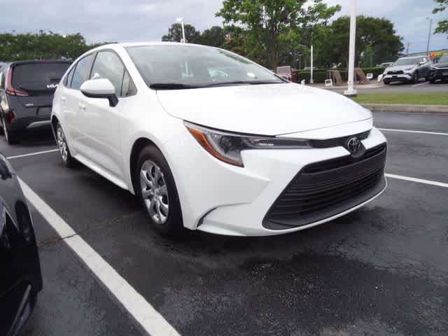 Thumbnail: 2023 Toyota Corolla - 3