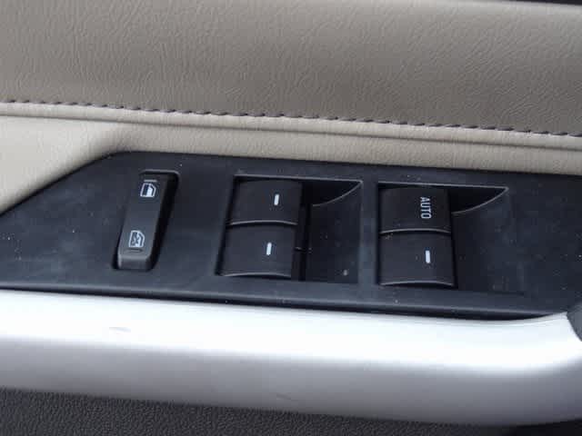 Thumbnail: 2011 Ford Edge - 13