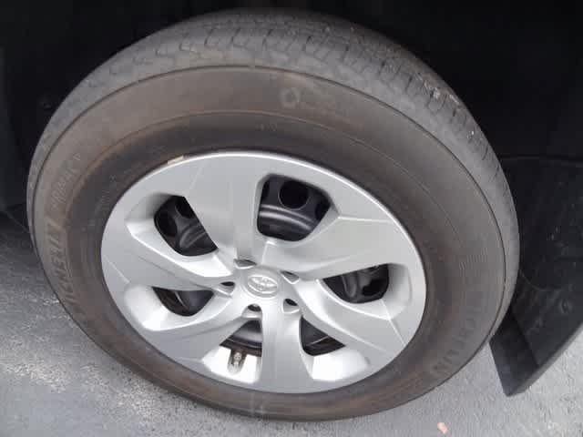 Thumbnail: 2022 Toyota RAV4 - 12