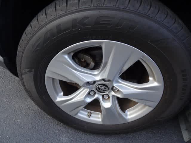 Thumbnail: 2019 Toyota RAV4 - 12