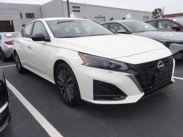 Thumbnail: 2025 Nissan Altima - 3