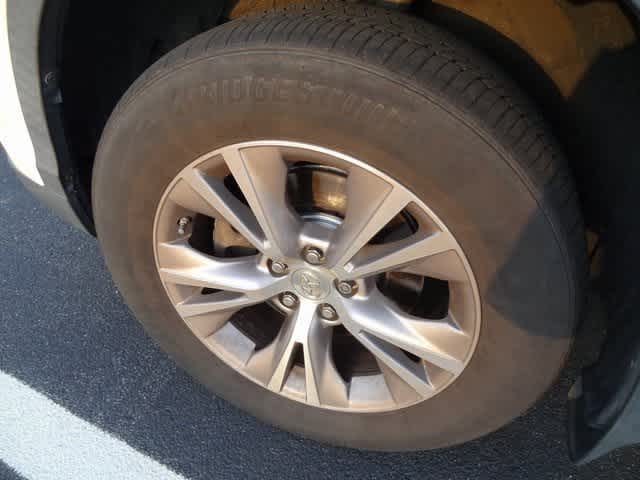 Thumbnail: 2015 Toyota Highlander - 12