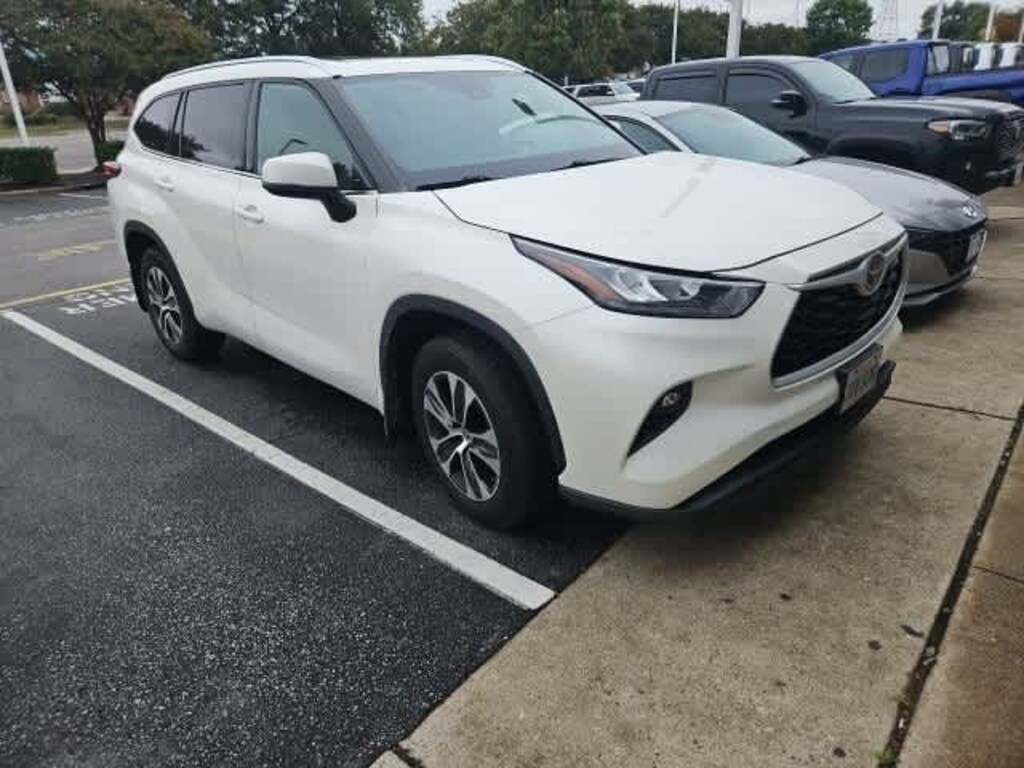 Used 2020 Toyota Highlander XLE SUV