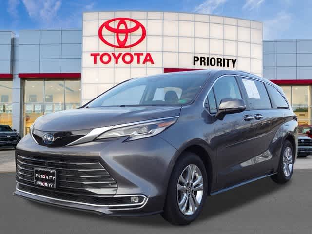 Thumbnail: 2023 Toyota Sienna - 2
