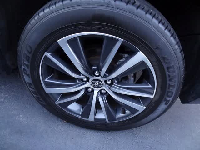 Thumbnail: 2023 Toyota Venza - 11