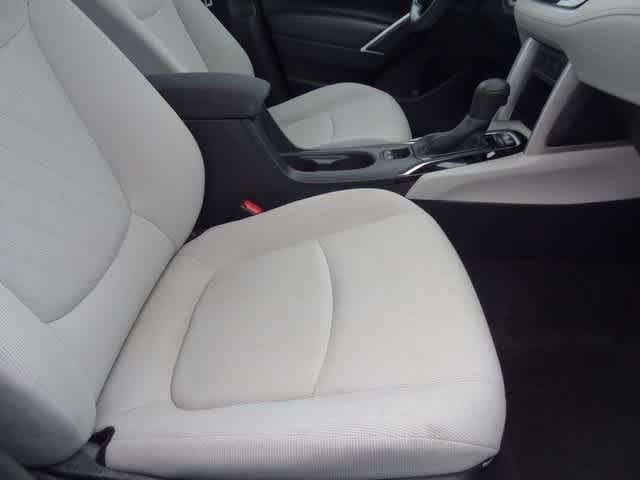 Thumbnail: 2022 Toyota Corolla Cross - 24