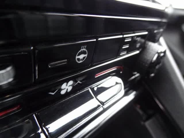 Thumbnail: 2023 Jeep Grand Cherokee - 17