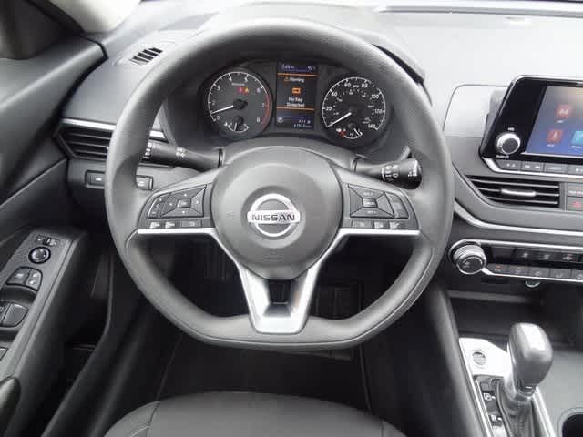 Thumbnail: 2022 Nissan Altima - 11