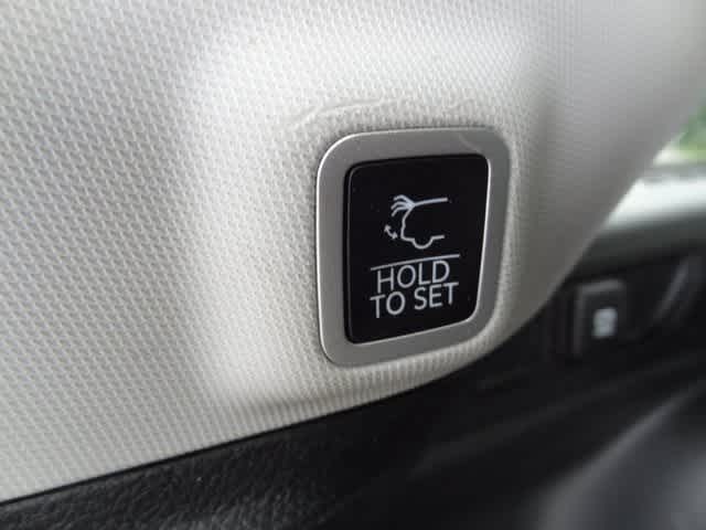 Thumbnail: 2023 Jeep Grand Cherokee - 11