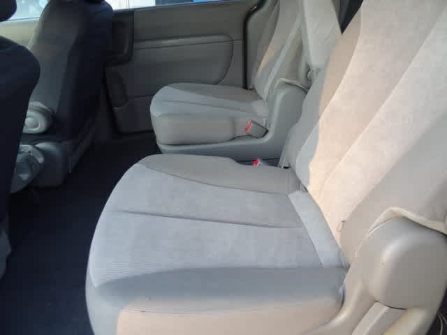 Thumbnail: 2012 Kia Sedona - 13