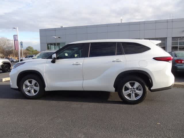 Thumbnail: 2023 Toyota Highlander - 7