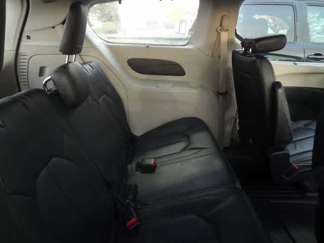 Thumbnail: 2017 Chrysler Pacifica - 12