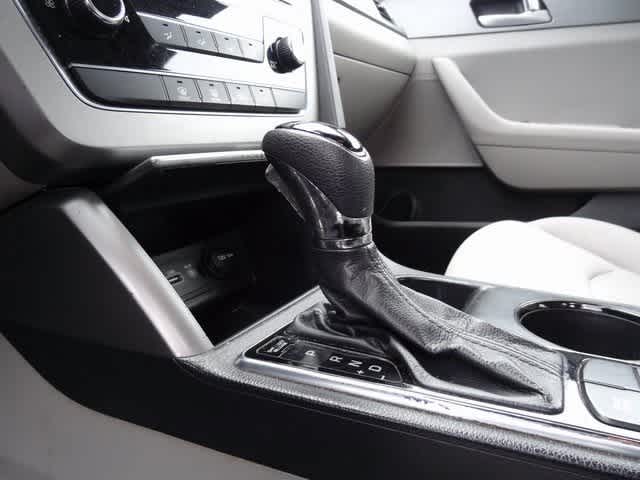 Thumbnail: 2015 Hyundai Sonata - 10