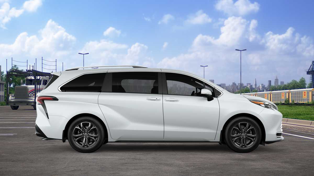 Thumbnail: 2026 Toyota Sienna - 12