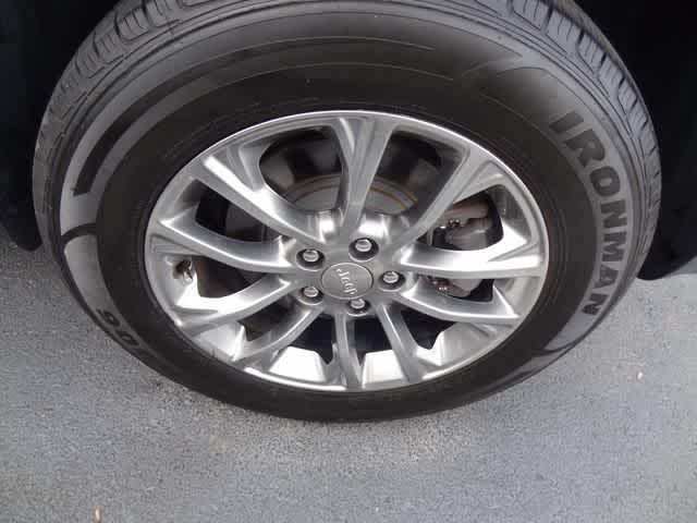 Thumbnail: 2020 Jeep Cherokee - 18