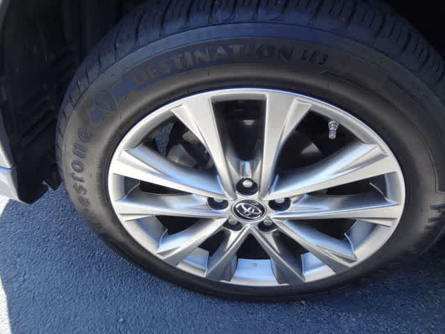 Thumbnail: 2017 Toyota RAV4 - 14