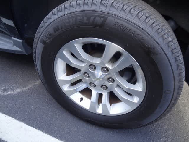 Thumbnail: 2019 Chevrolet Suburban - 9