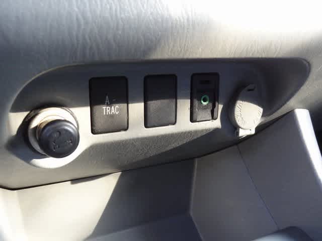 Thumbnail: 2010 Toyota Tacoma - 14