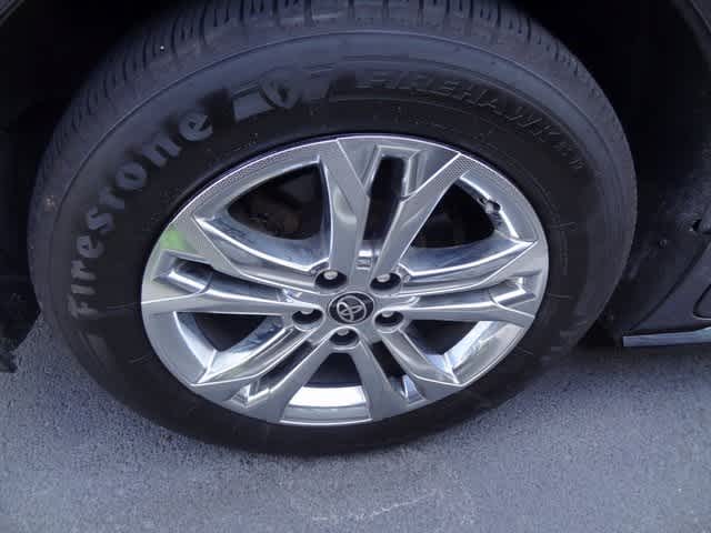 Thumbnail: 2023 Toyota Sienna - 13