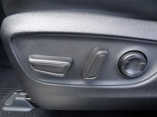 Thumbnail: 2022 Toyota Highlander - 8