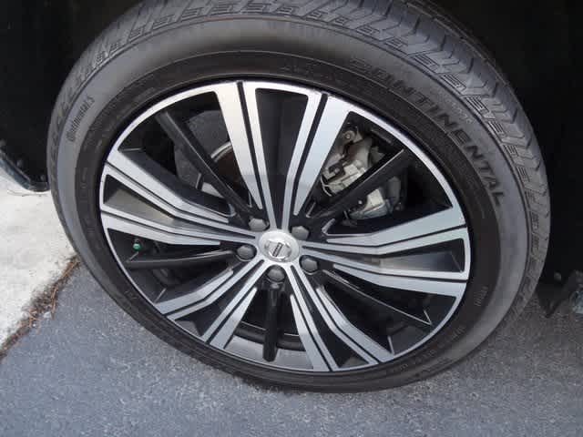 Thumbnail: 2022 Volvo XC60 - 13