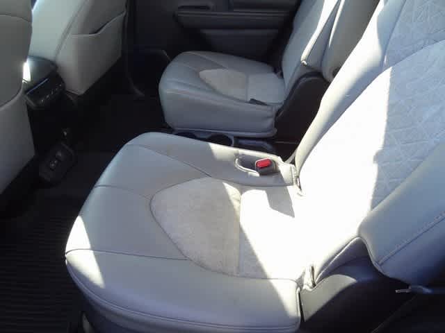 Thumbnail: 2023 Toyota Highlander - 17