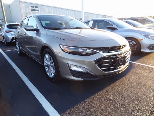 Thumbnail: 2022 Chevrolet Malibu - 3