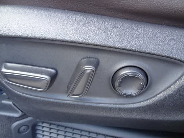 Thumbnail: 2023 Toyota Sienna - 13