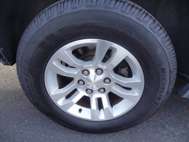 Thumbnail: 2019 Chevrolet Suburban - 8