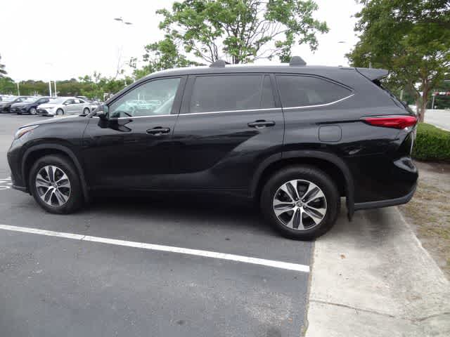 Thumbnail: 2021 Toyota Highlander - 8