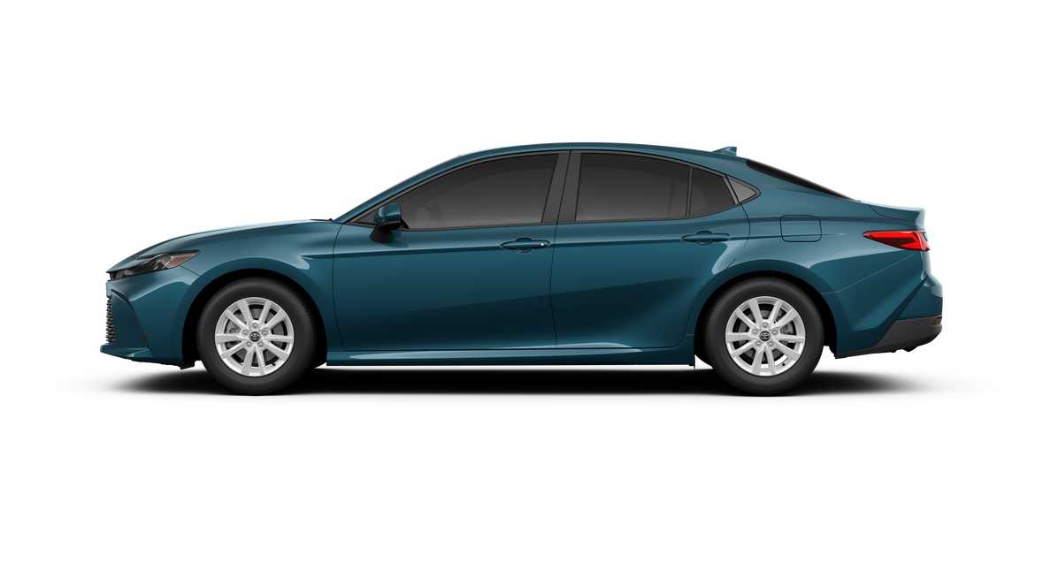 2025 Toyota Camry LE 3