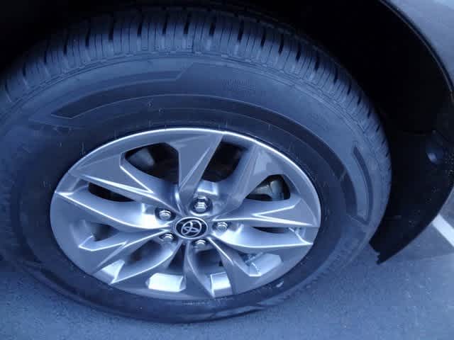 Thumbnail: 2022 Toyota Sienna - 13