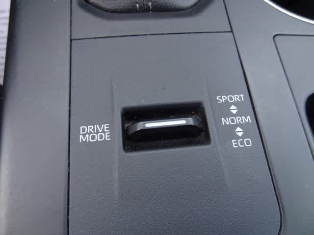 Thumbnail: 2023 Toyota Highlander - 12