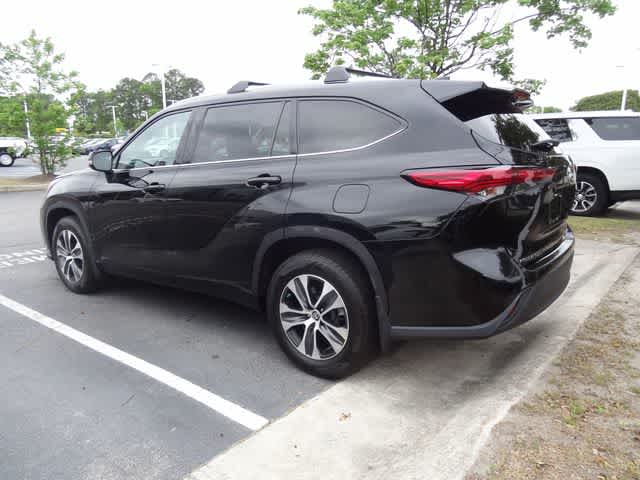 Thumbnail: 2021 Toyota Highlander - 6
