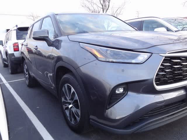 Thumbnail: 2023 Toyota Highlander - 2