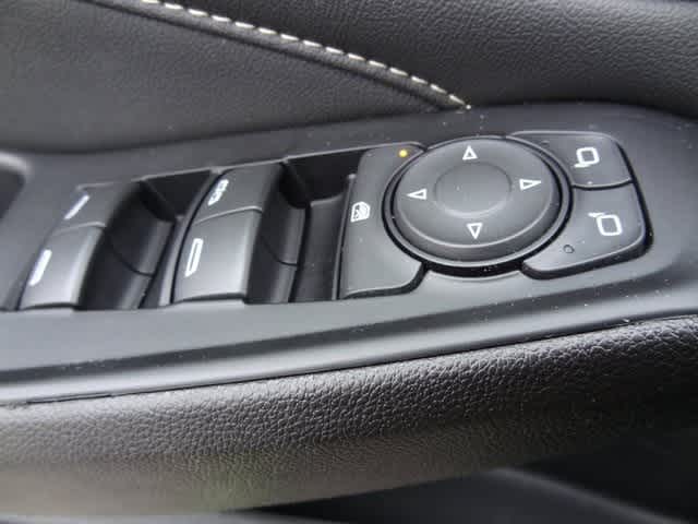 Thumbnail: 2023 Chevrolet Traverse - 17