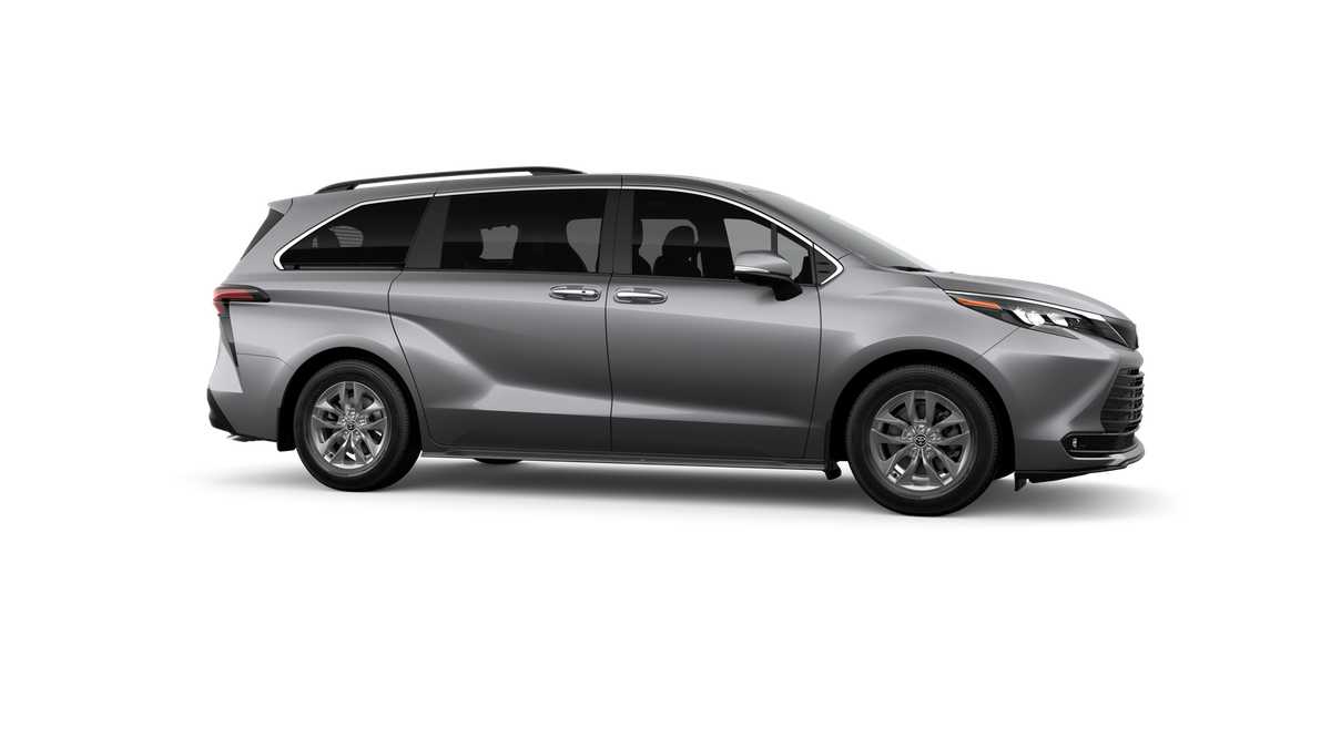 Thumbnail: 2026 Toyota Sienna - 13