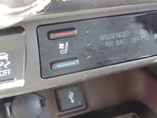 Thumbnail: 2021 Toyota RAV4 - 13