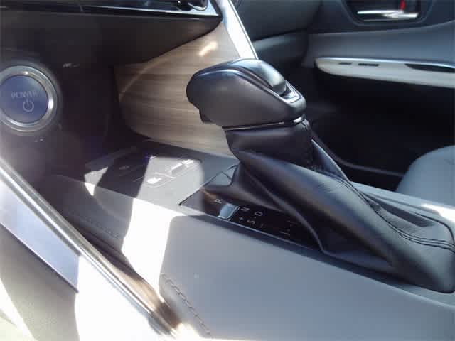 Thumbnail: 2022 Toyota Venza - 9