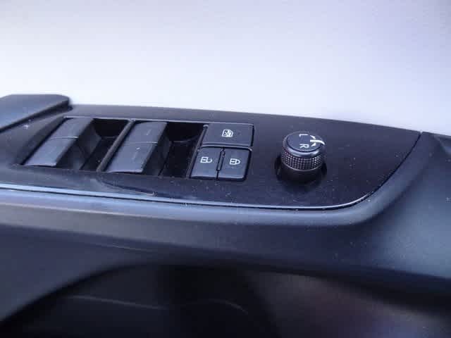 Thumbnail: 2019 Toyota Prius - 10