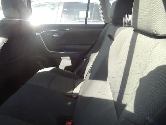 Thumbnail: 2021 Toyota RAV4 - 8