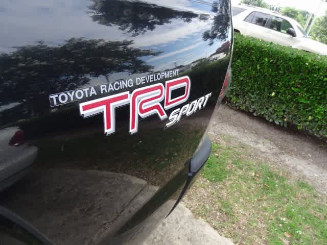 Thumbnail: 2011 Toyota Tacoma - 9