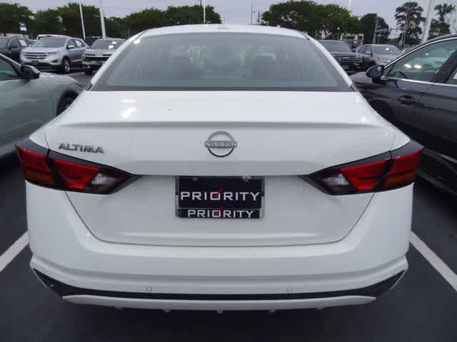 Thumbnail: 2025 Nissan Altima - 5