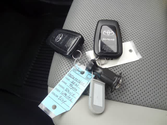 Thumbnail: 2021 Toyota RAV4 - 36