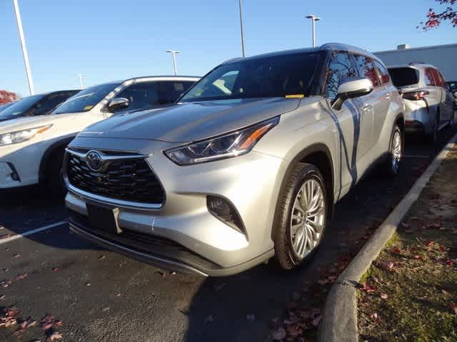 Thumbnail: 2022 Toyota Highlander - 1