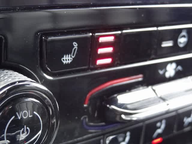 Thumbnail: 2023 Jeep Grand Cherokee - 35